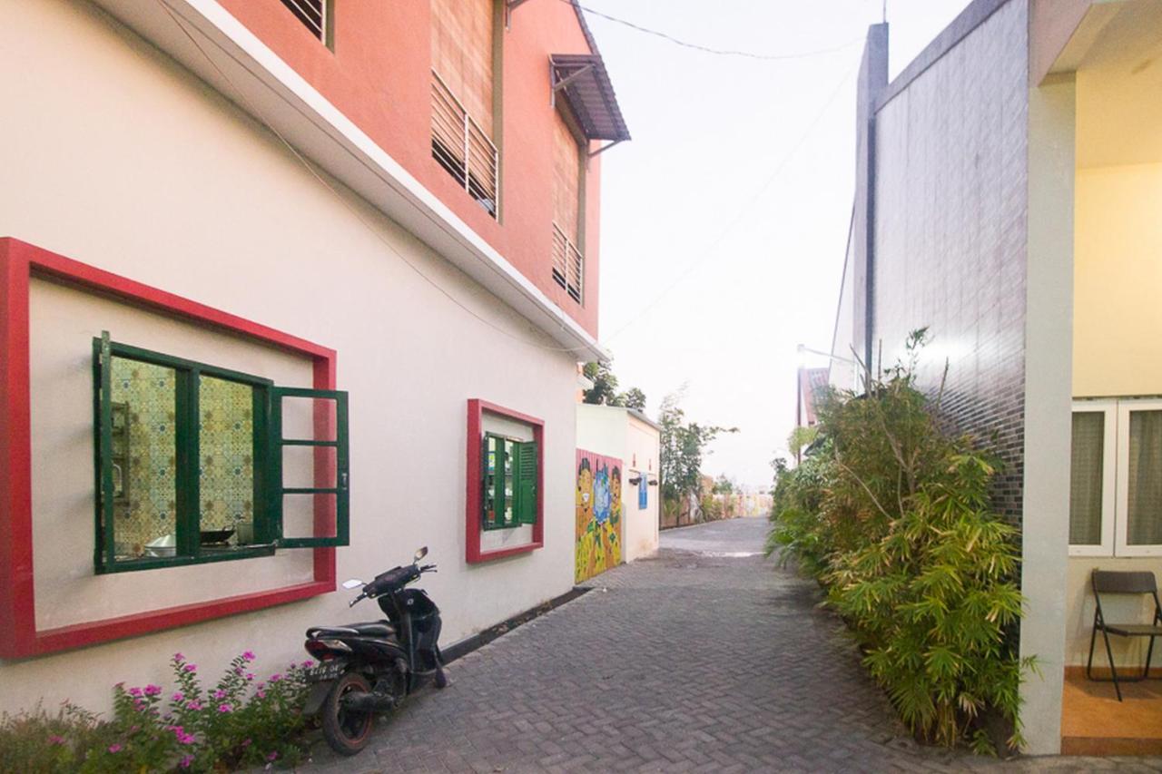 Reddoorz Plus Syariah Near Alun Alun Sampang Sampang  Exteriör bild