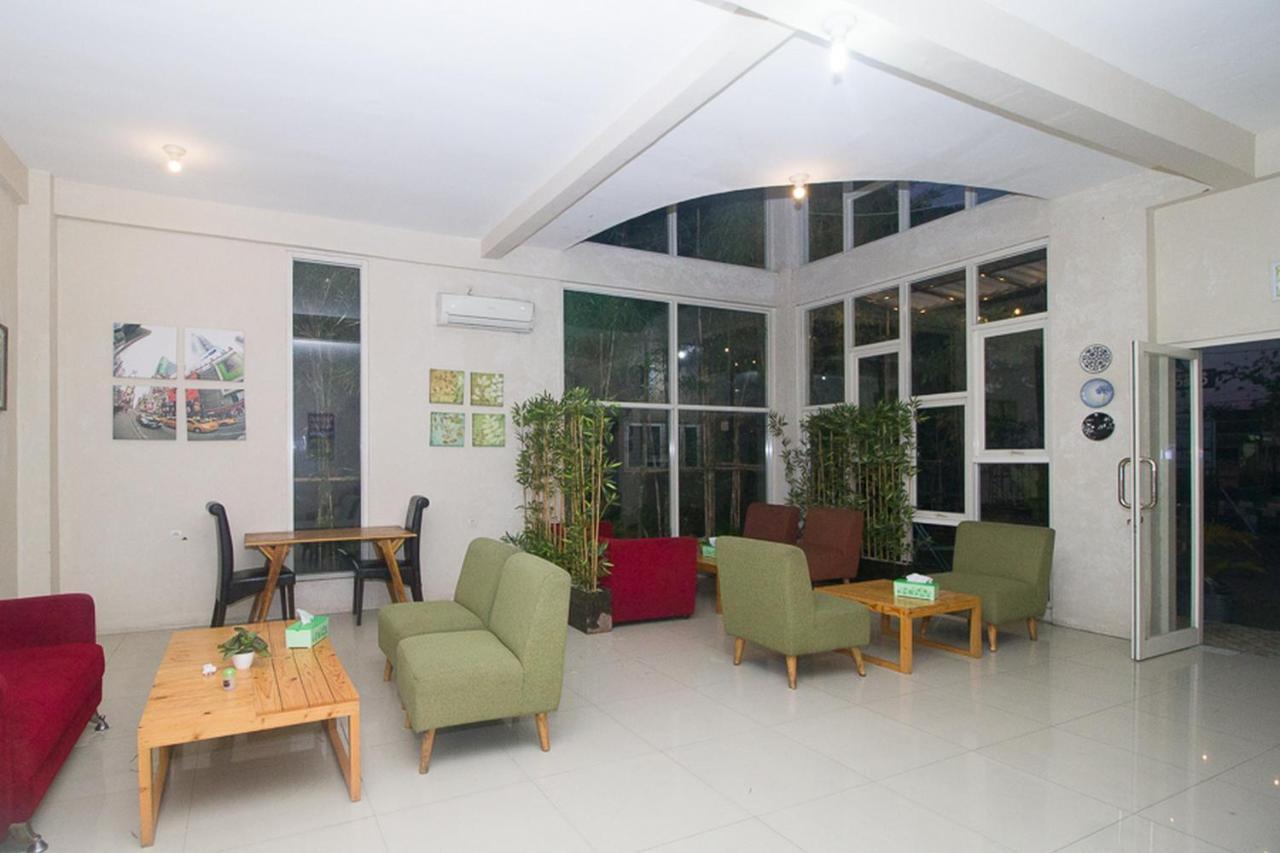 Reddoorz Plus Syariah Near Alun Alun Sampang Sampang  Exteriör bild