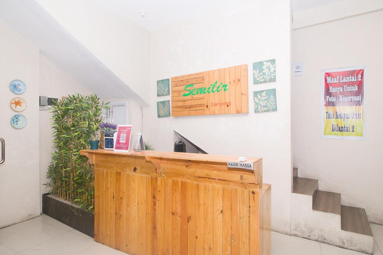 Reddoorz Plus Syariah Near Alun Alun Sampang Sampang  Exteriör bild