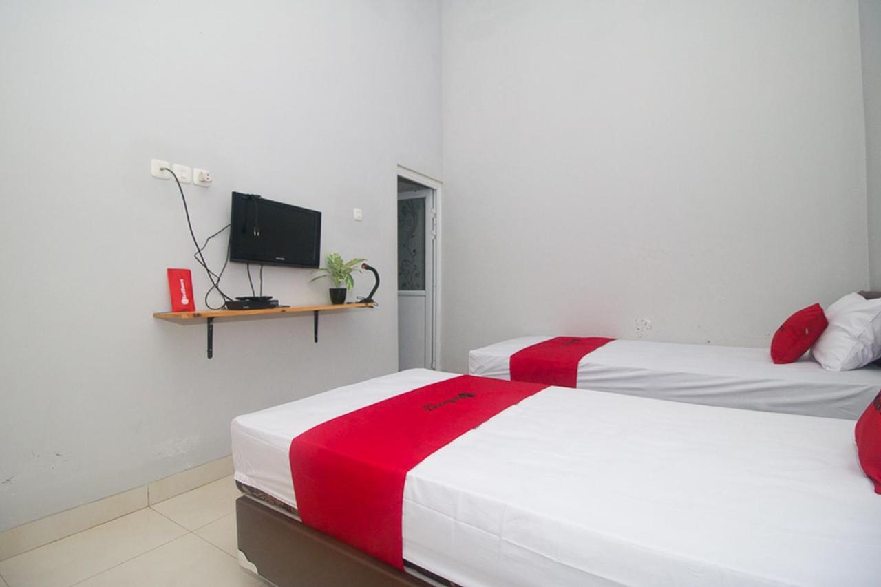 Reddoorz Plus Syariah Near Alun Alun Sampang Sampang  Exteriör bild