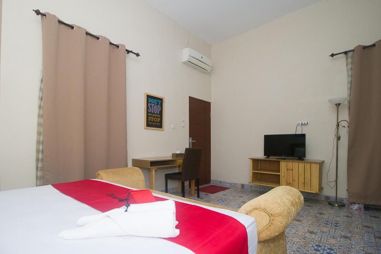 Reddoorz Plus Syariah Near Alun Alun Sampang Sampang  Exteriör bild