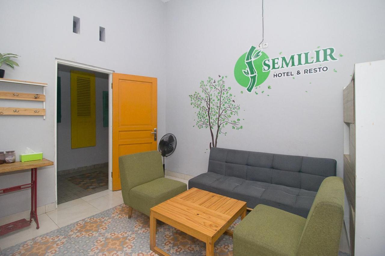 Reddoorz Plus Syariah Near Alun Alun Sampang Sampang  Exteriör bild